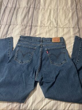 Levi's Women's Medium Blue Curvy Bootcut Jeans with Signature Back Pockets